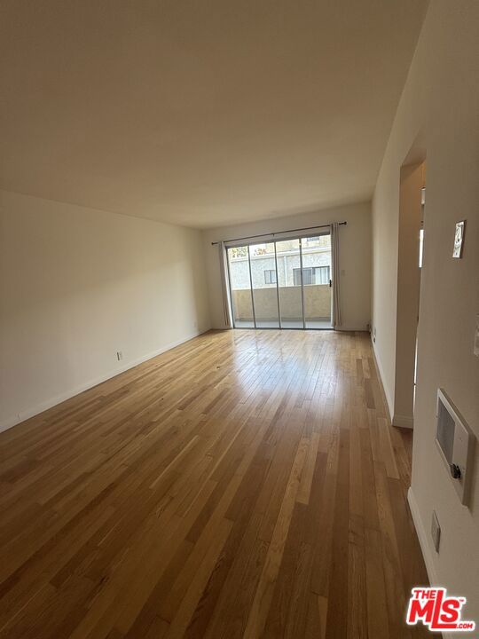 Residential Lease for rent at 2616 5th Street 106, Santa Monica, Los Angeles County CA featuring 1 bed and 1 bath