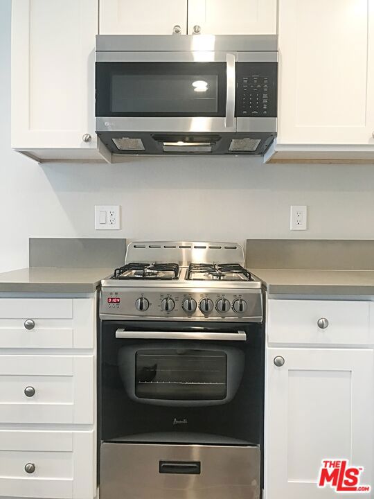Residential Lease for rent at 451 IVY Street B, Glendale, Los Angeles County CA featuring 1 bed and 1 bath