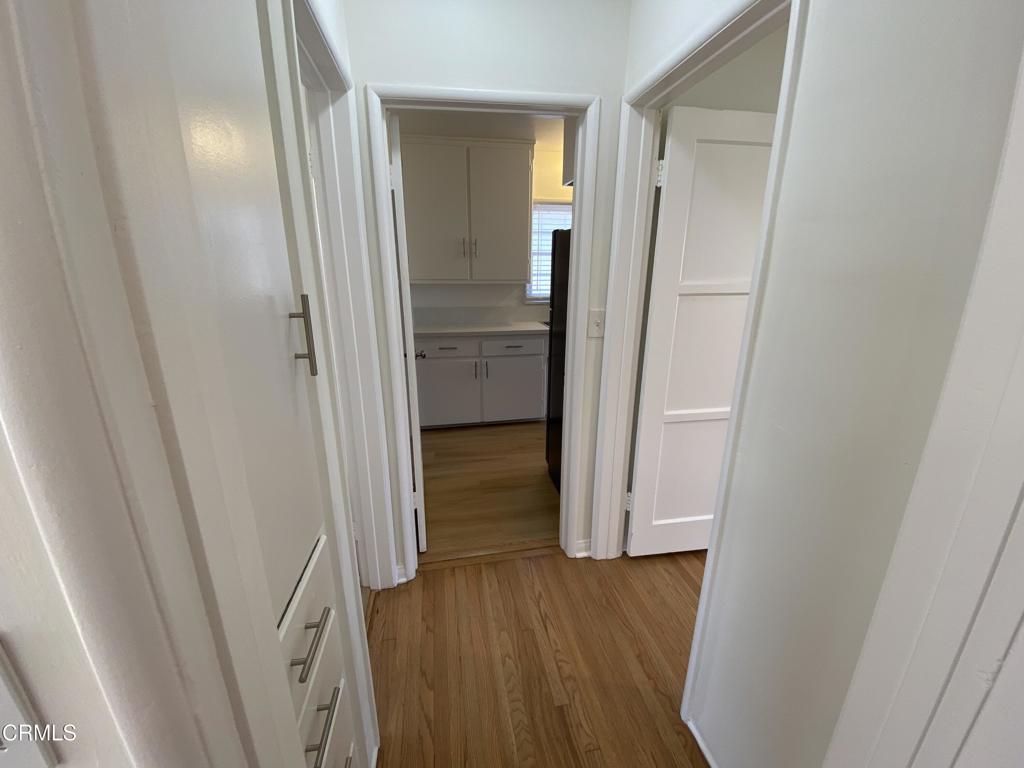 Residential Lease for rent at 2452 E Washington Boulevard, Pasadena, Los Angeles County CA featuring 1 bed and 1 bath