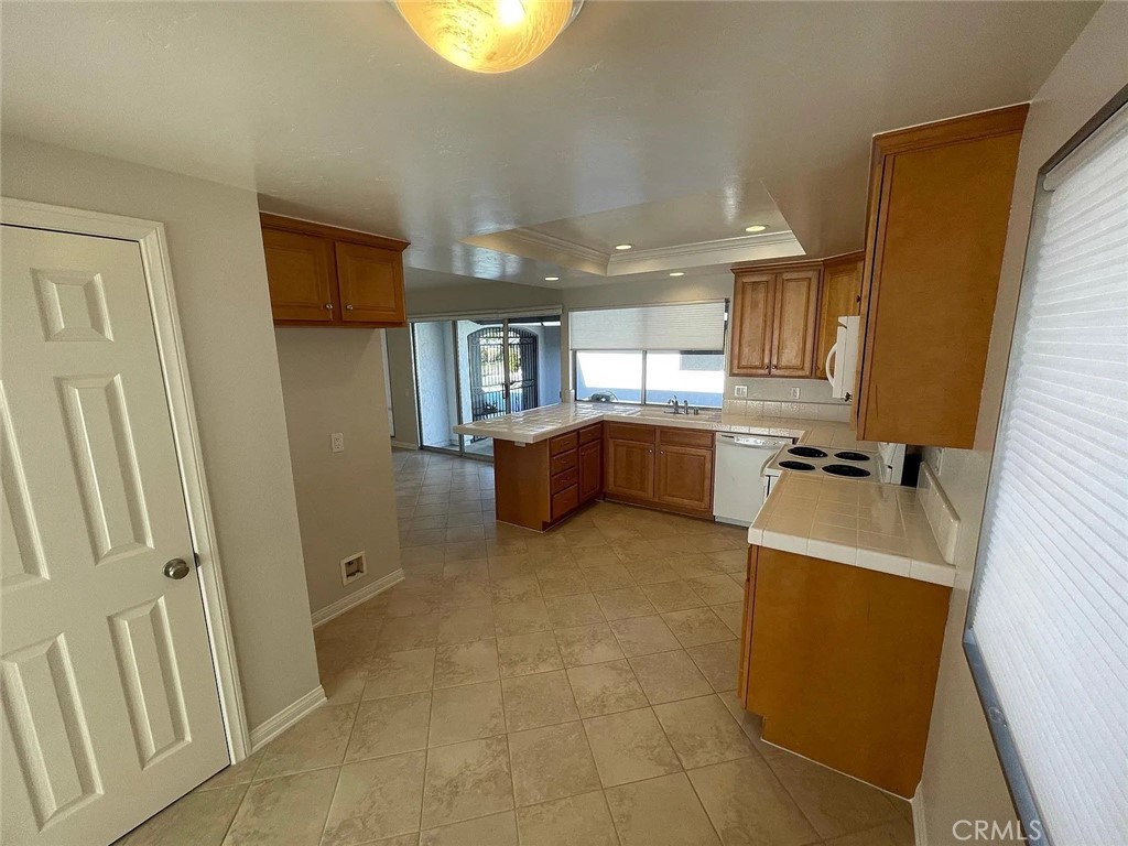 Residential Lease for rent at 25372 Pacifica Avenue, Mission Viejo, Orange County, CA featuring 4 beds and 2 baths