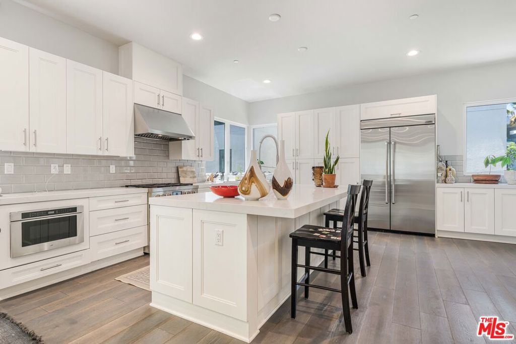 Residential Lease for rent at 12646 W Seacoast Place, Los Angeles, Los Angeles County CA featuring 4 beds and 4 baths