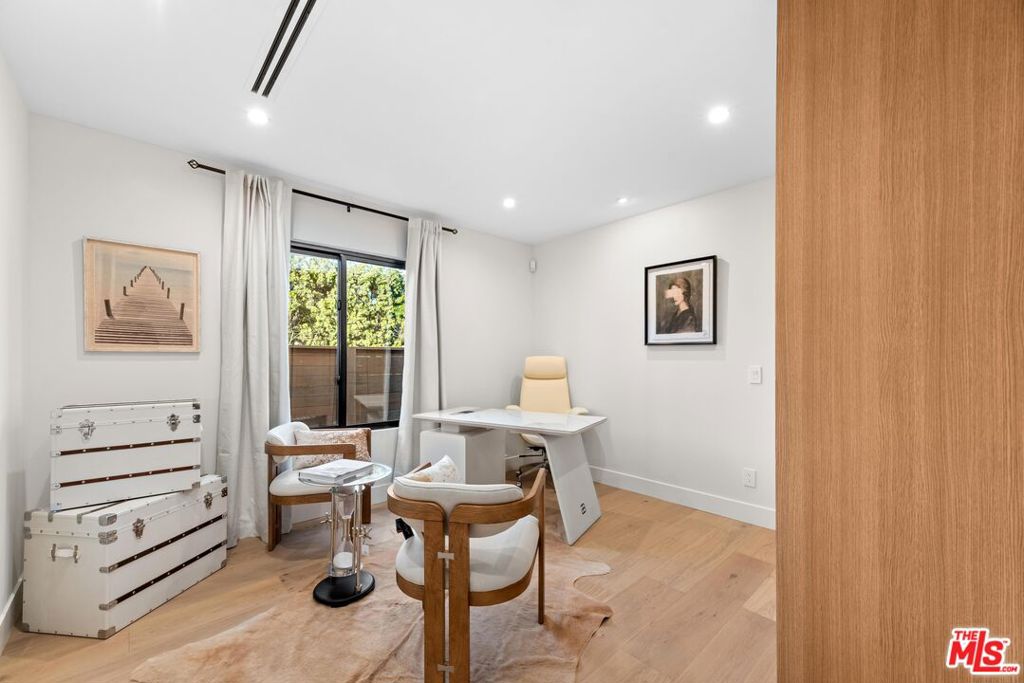 Residential Lease for rent at 100 S La Jolla Avenue, Los Angeles, Los Angeles County CA featuring 4 beds and 5 baths