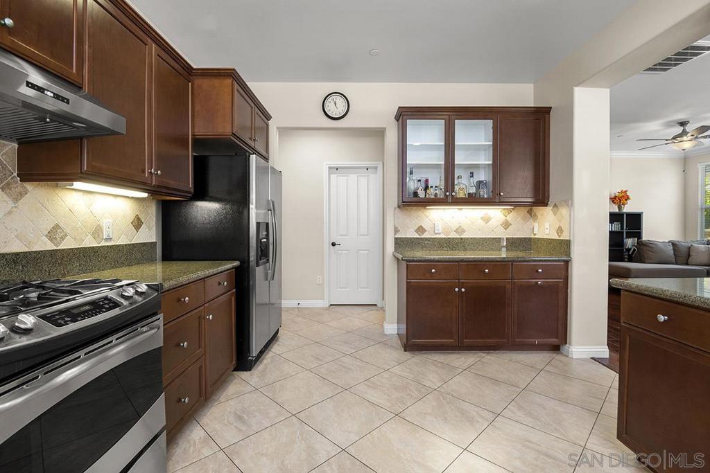 Residential Lease for rent at 10667 Golden Willow 150, San Diego CA featuring 4 beds and 3 baths