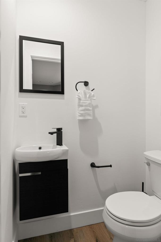 Residential Lease for rent at 1020 Beryl Street, San Diego CA featuring 2 beds and 2 baths
