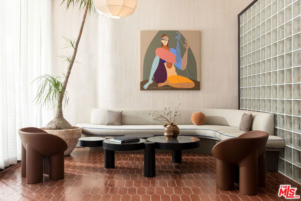 Residential Lease for rent at 7617 Santa Monica Boulevard 215, West Hollywood, Los Angeles County CA and 1 bath