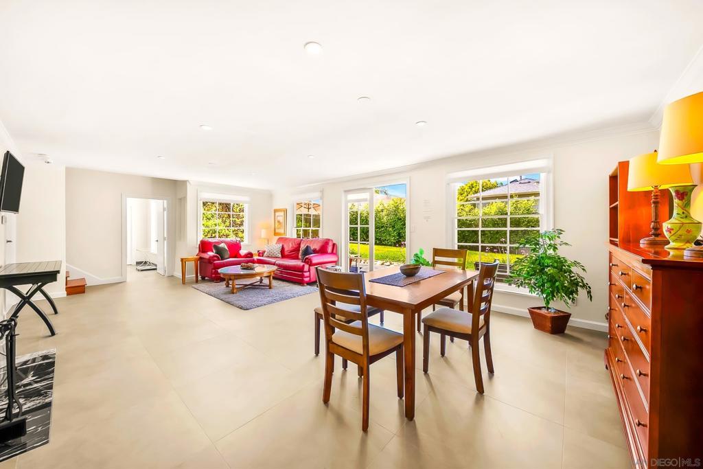 Residential Lease for rent at 1380 Park 1/2, La Jolla, San Diego County CA featuring 1 bed and 1 bath