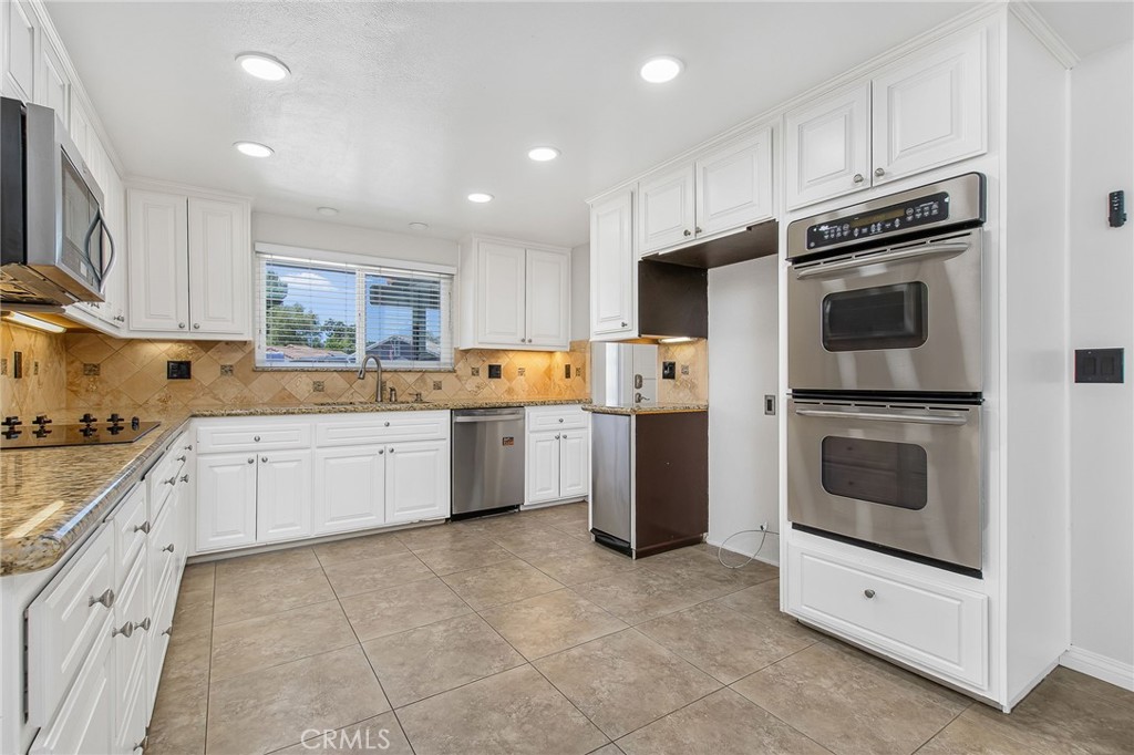 Single Family Residence for sale at 23584 Brook, Canyon Lake, CA featuring 3 beds and 2 baths