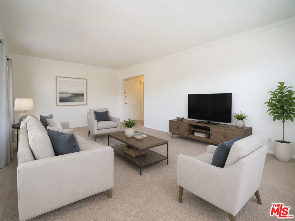 Residential Lease for rent at 8551 Holloway Drive, West Hollywood, Los Angeles County CA featuring 2 beds and 2 baths
