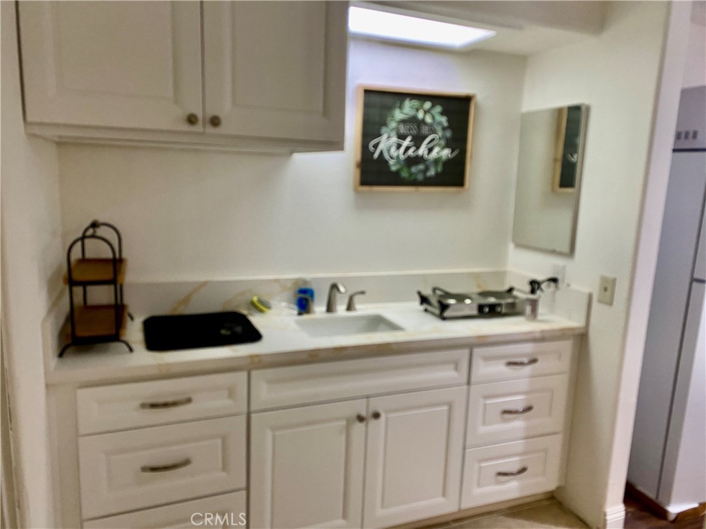 Residential Lease for rent at 3112 W Avenue N B, Palmdale, Los Angeles County CA featuring 1 bed and 1 bath