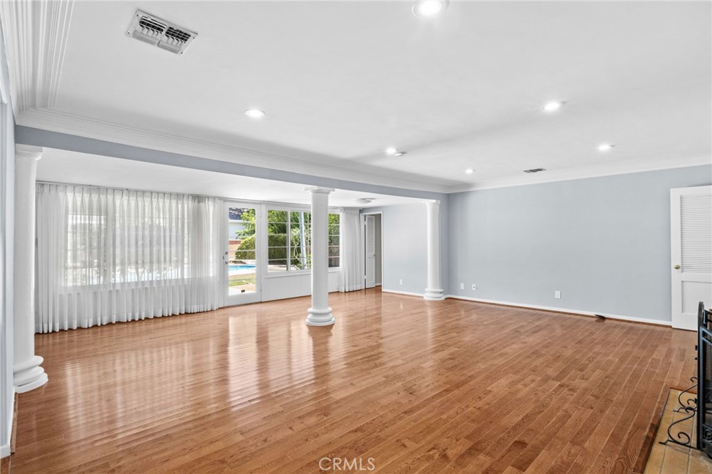Residential Lease for rent at 2465 Sherwood, San Marino, Los Angeles County CA featuring 3 beds and 2 baths