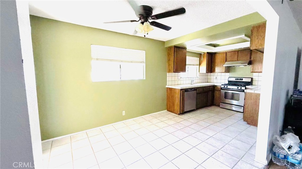Residential Lease for rent at 37 S Berkeley, Pasadena, Los Angeles County CA featuring 3 beds and 3 baths