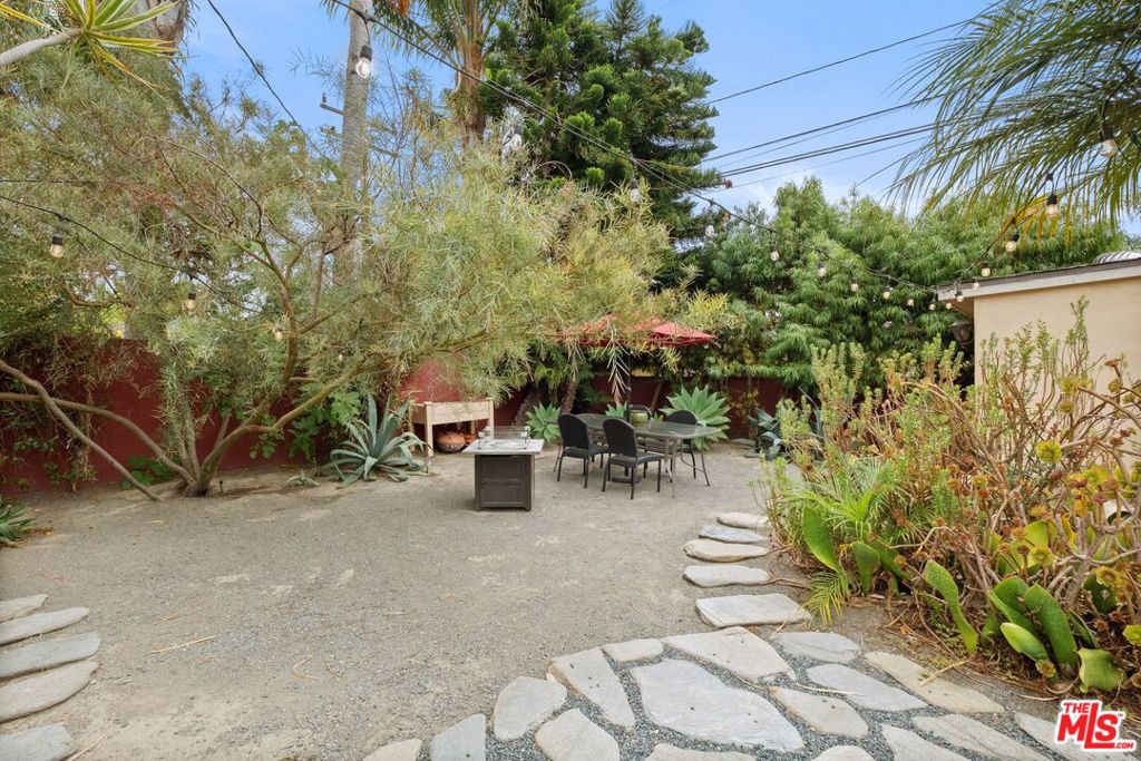 Residential Lease for rent at 4043 Harter Avenue, Culver City, Los Angeles County CA featuring 2 beds and 1 bath
