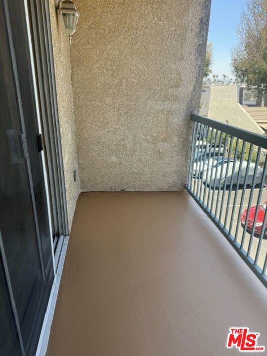 Residential Lease for rent at 18307 Burbank Boulevard 207, Los Angeles, Los Angeles County CA featuring 2 beds and 2 baths