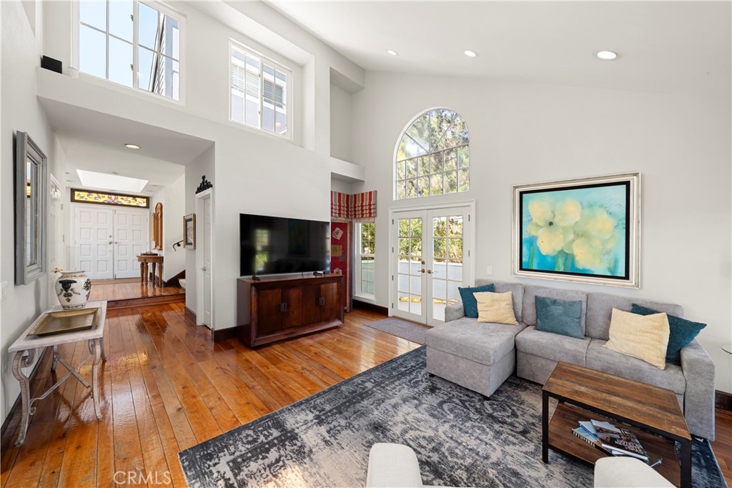 Residential Lease for rent at 2210 Bridge, Laguna Beach, Orange County, CA featuring 3 beds and 3 baths