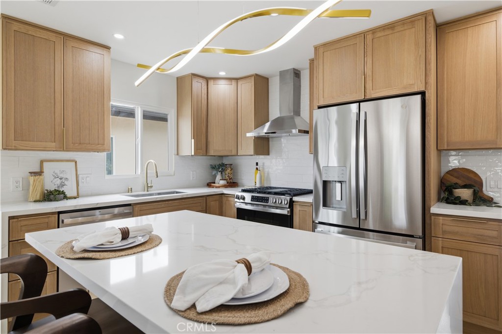 Single Family Residence for sale at 3667 Cimarron, Los Angeles, CA featuring 3 beds and 2 baths