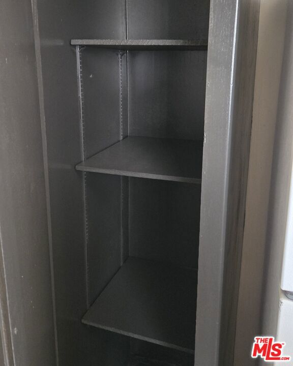 Residential Lease for rent at 2219 Crenshaw Boulevard 3, Los Angeles, Los Angeles County CA featuring 2 beds and 2 baths
