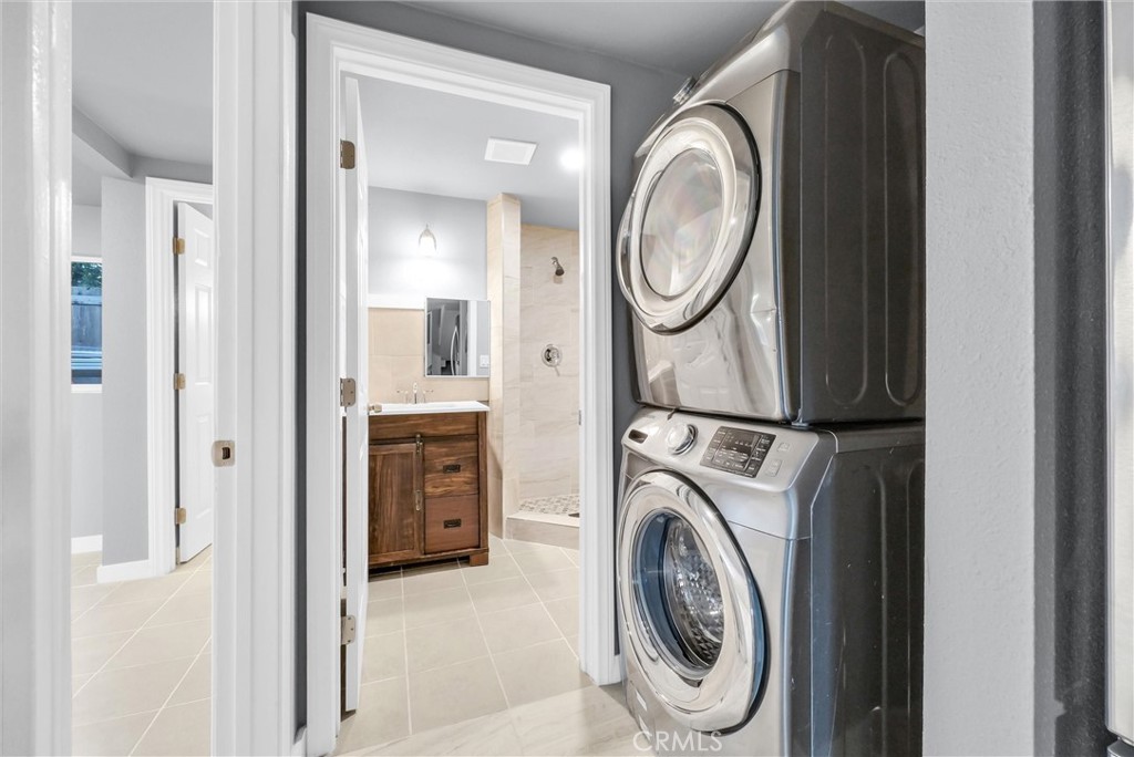 Residential Lease for rent at 354 E Culver, Orange, Orange County, CA featuring 2 beds and 2 baths