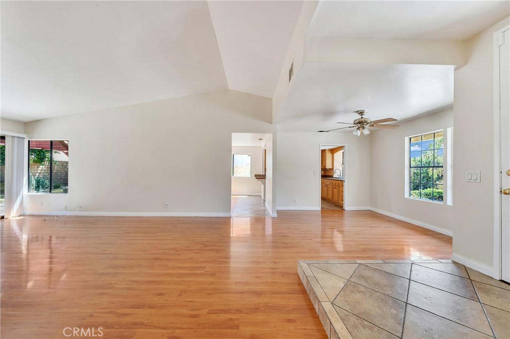 Residential Lease for rent at 156 Appletree, Camarillo, Ventura CA featuring 3 beds and 2 baths