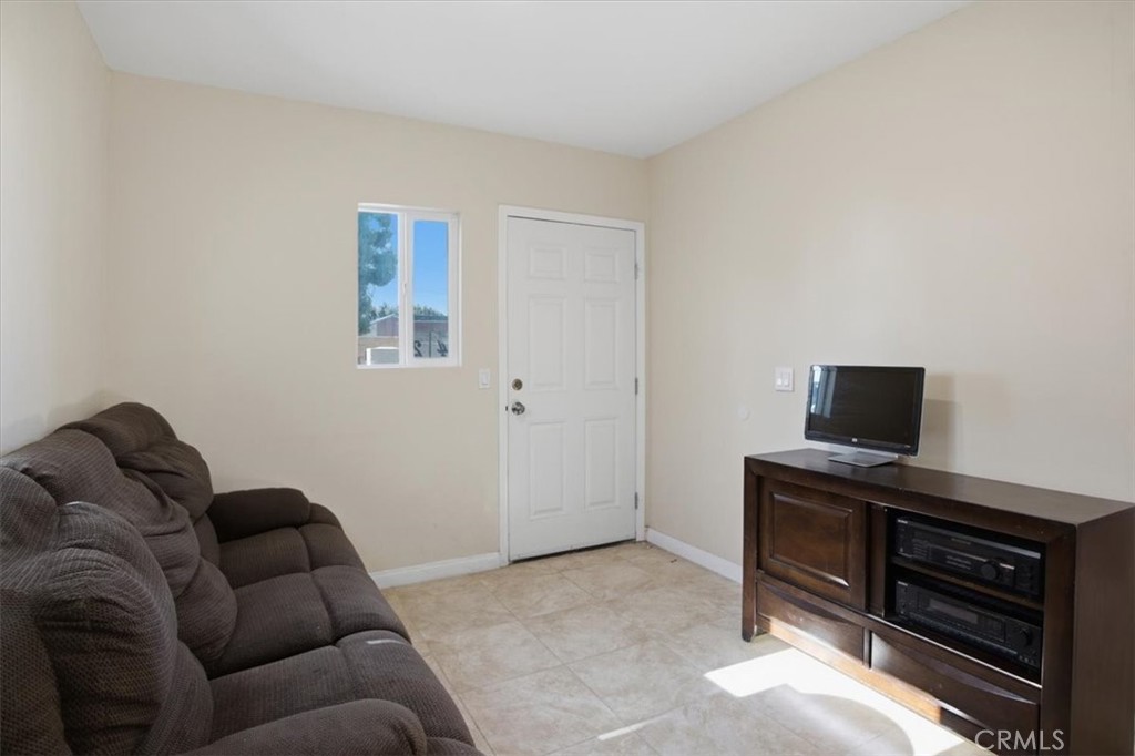 Residential Lease for rent at 7542 White Oak Ave, Van Nuys, Los Angeles CA featuring 2 beds and 3 baths