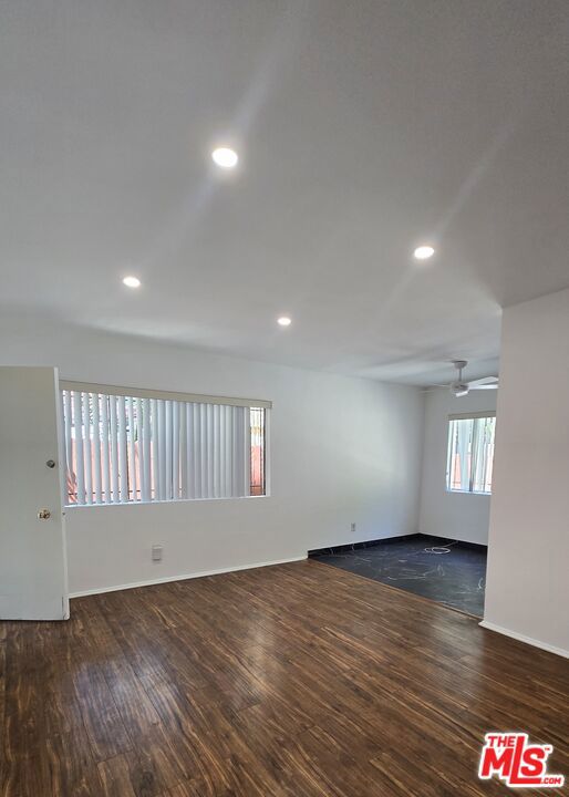 Residential Lease for rent at 2219 Crenshaw Boulevard 2, Los Angeles, Los Angeles CA featuring 2 beds and 2 baths