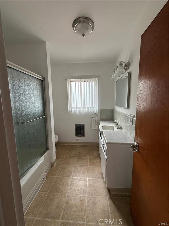 Residential Lease for rent at 425 Allen Avenue D, Glendale, Los Angeles County CA featuring 2 beds and 1 bath
