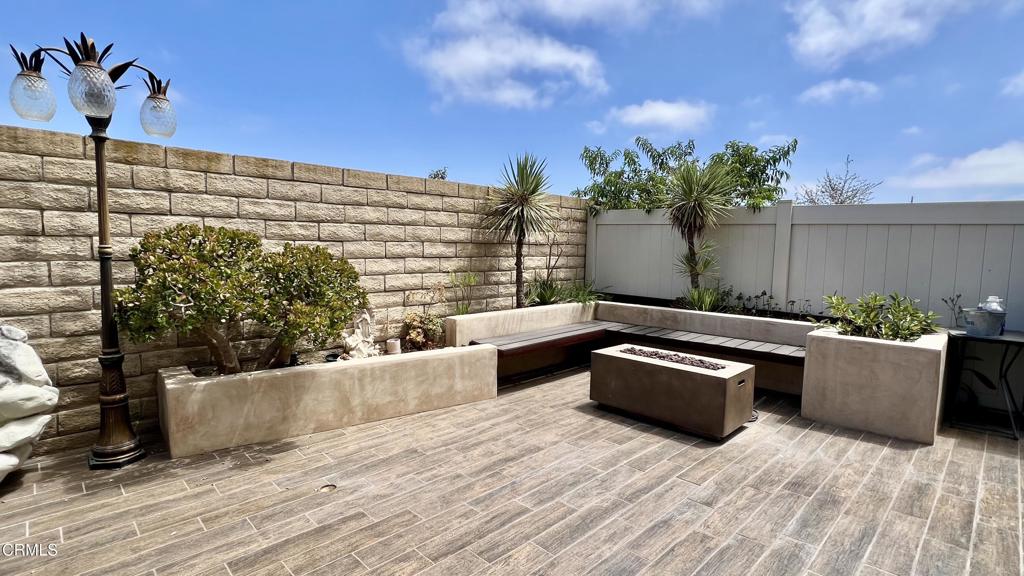 Single Family Residence for sale at 525 Dylan Drive 58, Oxnard, CA featuring 4 beds and 3 baths