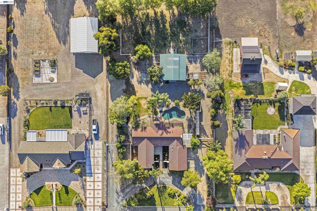 Single Family Residence for sale at 23110 Los Ranchos Dr, Tracy, CA featuring 4 beds and 3 baths