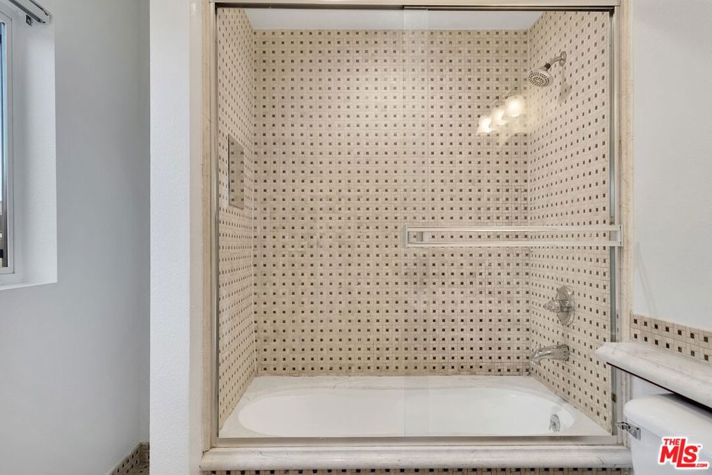 Residential Lease for rent at 1467 S Holt Avenue 1, Los Angeles, Los Angeles County CA featuring 2 beds and 3 baths