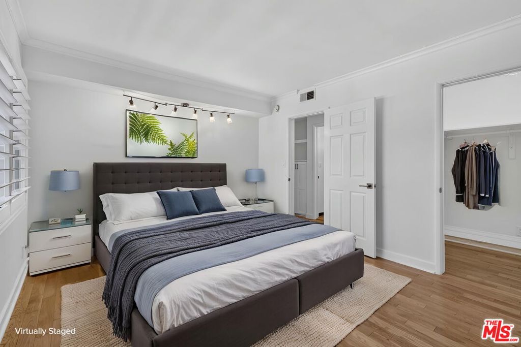 Residential Lease for rent at 1301 N Flores Street 4, West Hollywood, Los Angeles County CA featuring 1 bed and 1 bath