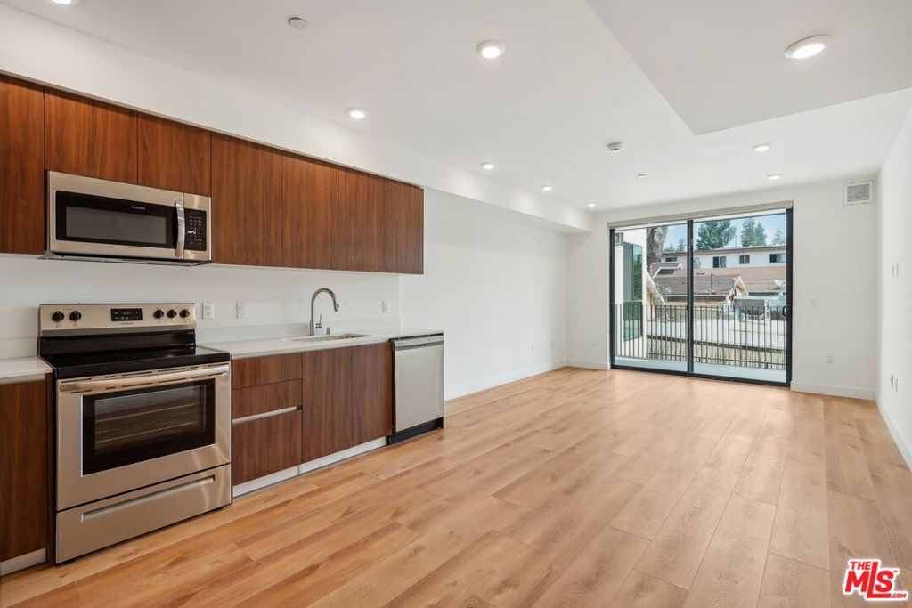 Residential Lease for rent at 1126 N Cornwell Street PH 8, Los Angeles, Los Angeles County CA and 1 bath
