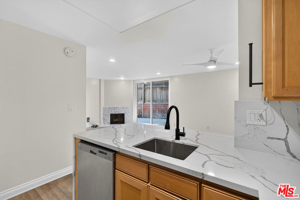 Residential Lease for rent at 6305 Green Valley Circle 115, Culver City, Los Angeles County CA featuring 2 beds and 2 baths