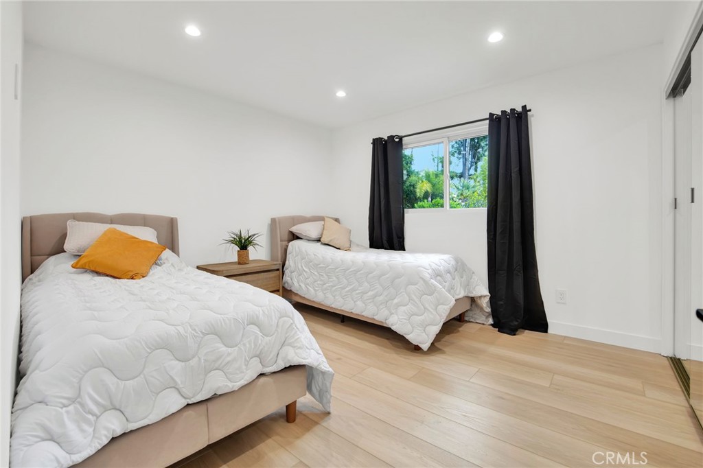 Residential Lease for rent at 937 Misty Isle Drive, Glendale, Los Angeles County CA featuring 4 beds and 3 baths