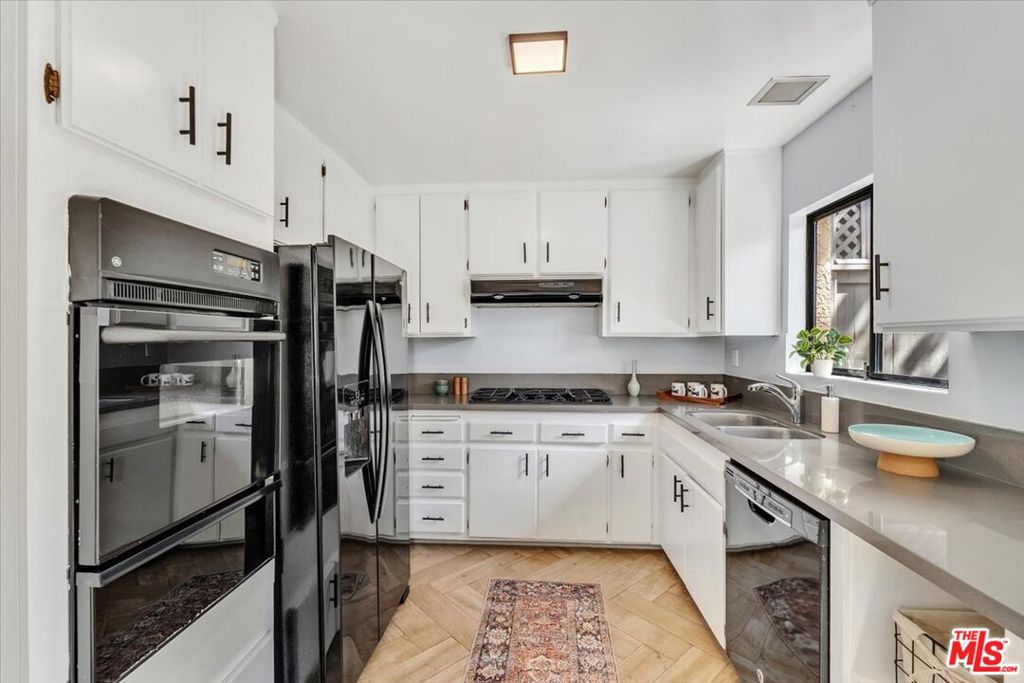 Condominium for sale at 640 Wilcox Avenue, Los Angeles, CA featuring 2 beds and 3 baths