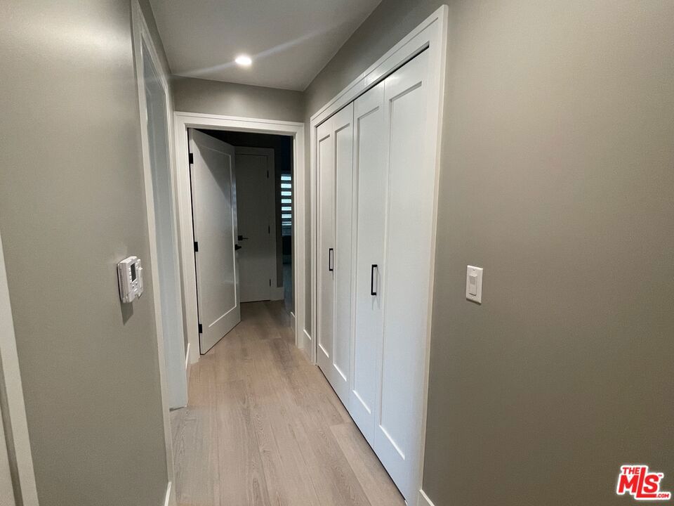 Residential Lease for rent at 5015 Redwillow Lane, La Canada Flintridge, Los Angeles County CA featuring 4 beds and 4 baths
