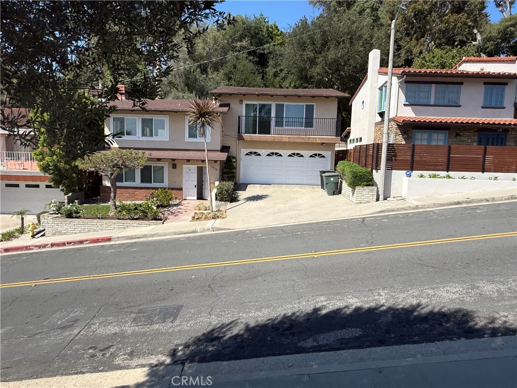 Residential Lease for rent at 3920 Paseo De Las Tortugas, Torrance, Los Angeles County, CA featuring 3 beds and 3 baths