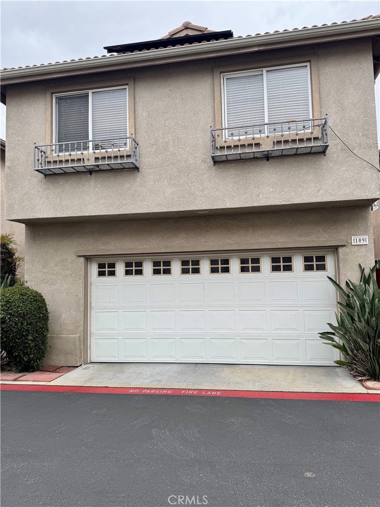 Residential Lease for rent at 8554 Burnet, Los Angeles, Los Angeles County CA featuring 3 beds and 3 baths