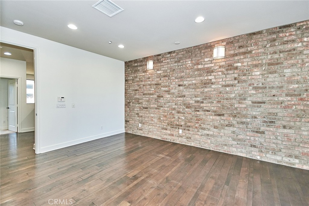 Residential Lease for rent at 15 Vantis Drive, Aliso Viejo, Orange County, CA featuring 2 beds and 4 baths