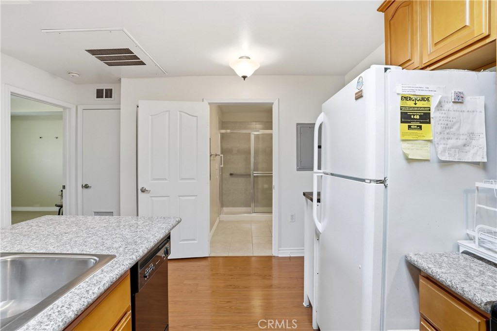 Residential Lease for rent at 17888 Alburtis Avenue A105, Artesia, Los Angeles County CA featuring 1 bed and 1 bath