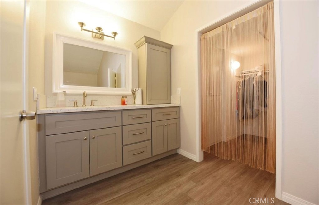 Residential Lease for rent at 155 Pineview, Irvine, Orange County, CA featuring 1 bed and 1 bath