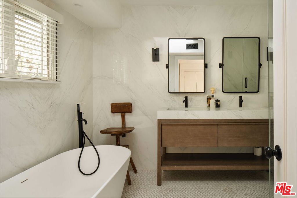 Residential for sale at 2630 Laurel Pass / Bypass, Los Angeles, Los Angeles CA featuring 4 beds and 4 baths