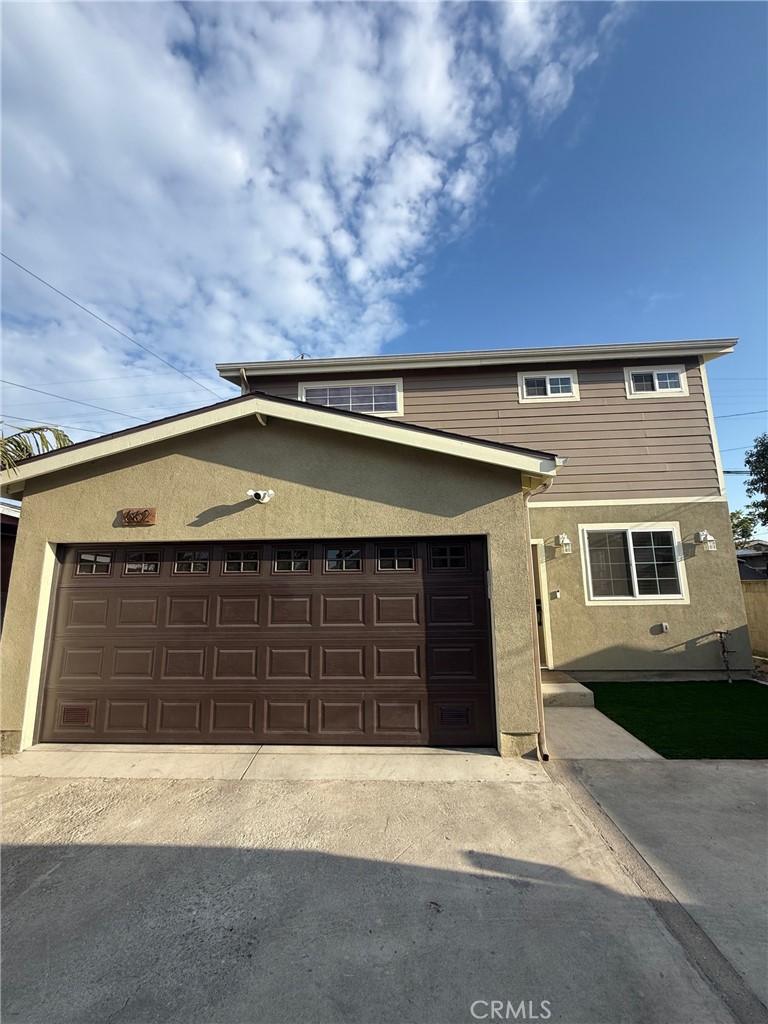 Residential Lease for rent at 662 E 87th Street, Los Angeles, Los Angeles County CA featuring 2 beds and 3 baths