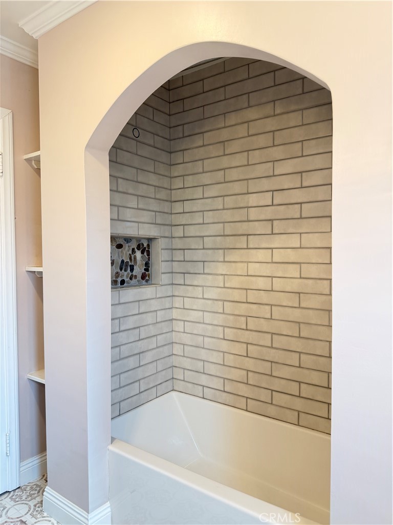 Residential Lease for rent at 5703 Golden West, Temple City, Los Angeles County, CA featuring 2 beds and 2 baths