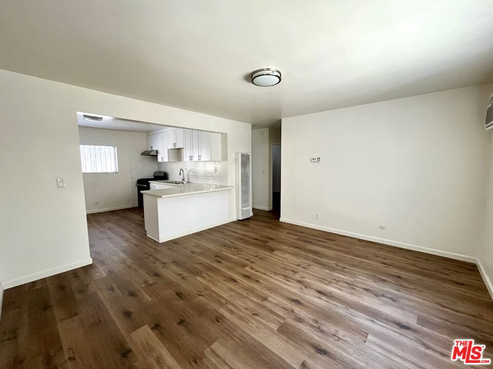 Residential Lease for rent at 829 Alpine Street 2, Los Angeles, Los Angeles County CA featuring 2 beds and 1 bath