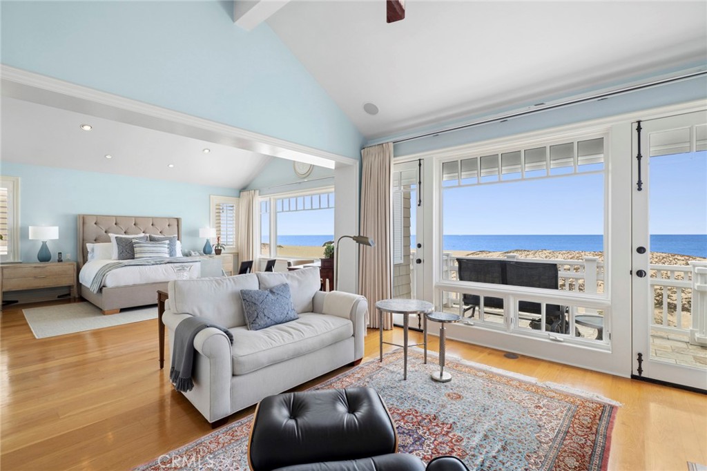 Residential Lease for rent at 1550 E Oceanfront, Newport Beach, Orange County, CA featuring 5 beds and 6 baths