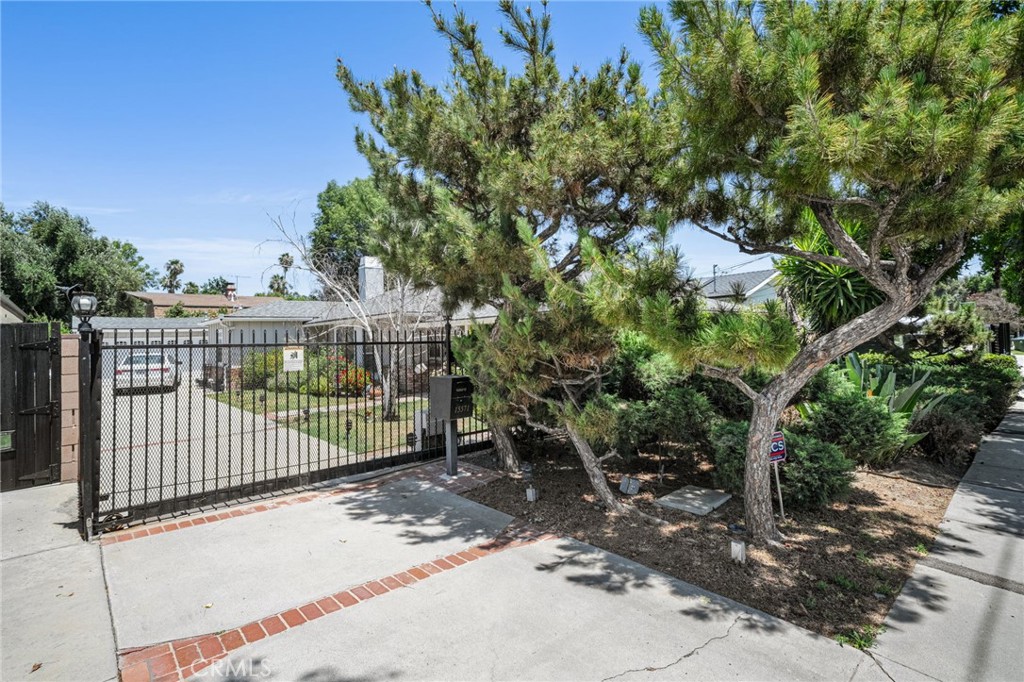 Single Family Residence for sale at 15571 Otsego, Los Angeles, CA featuring 3 beds and 2 baths
