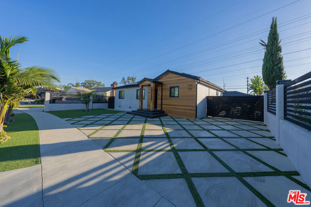 Residential Lease for rent at 7719 Rhodes Avenue, Los Angeles, Los Angeles County CA featuring 3 beds and 2 baths
