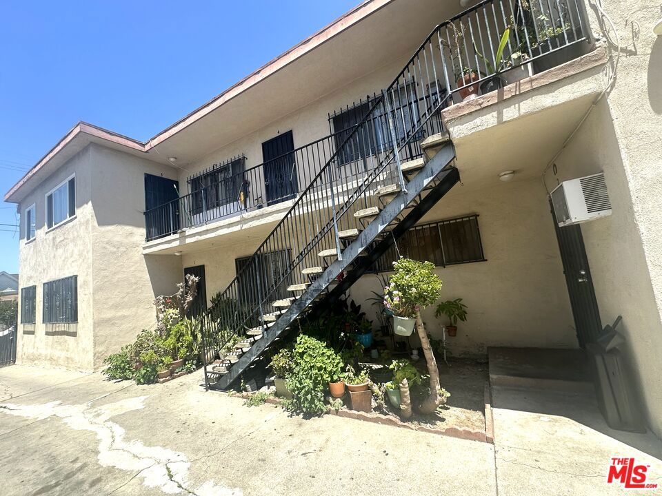 Residential Income for sale at 1138 Fedora Street, Los Angeles, CA featuring 10 beds and 6 baths