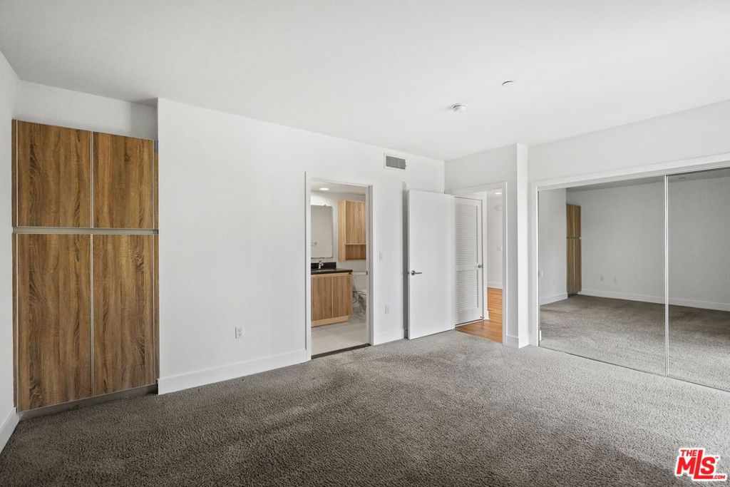 Residential Lease for rent at 1301 Brockton Avenue 107, Los Angeles, Los Angeles County CA featuring 3 beds and 3 baths