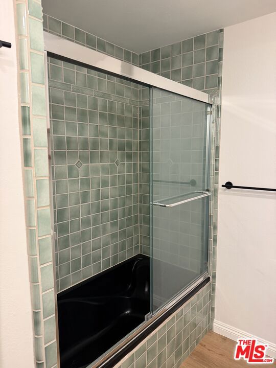 Residential Lease for rent at 970 Palm Avenue 216, West Hollywood, Los Angeles County CA featuring 1 bed and 1 bath