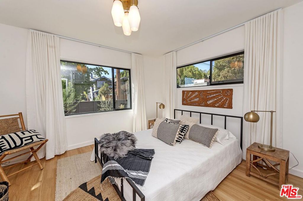 Residential Lease for rent at 1964 Vista Del Mar Street, Los Angeles, Los Angeles County CA featuring 1 bed and 1 bath